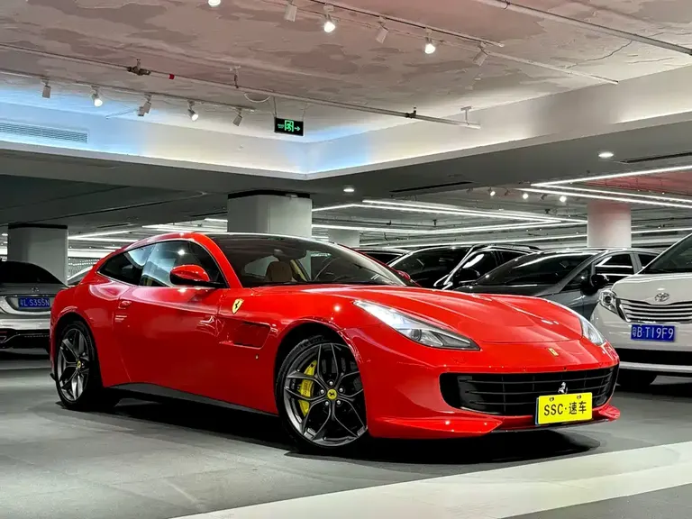Ferrari GTC4 Lusso 3.9 T V8