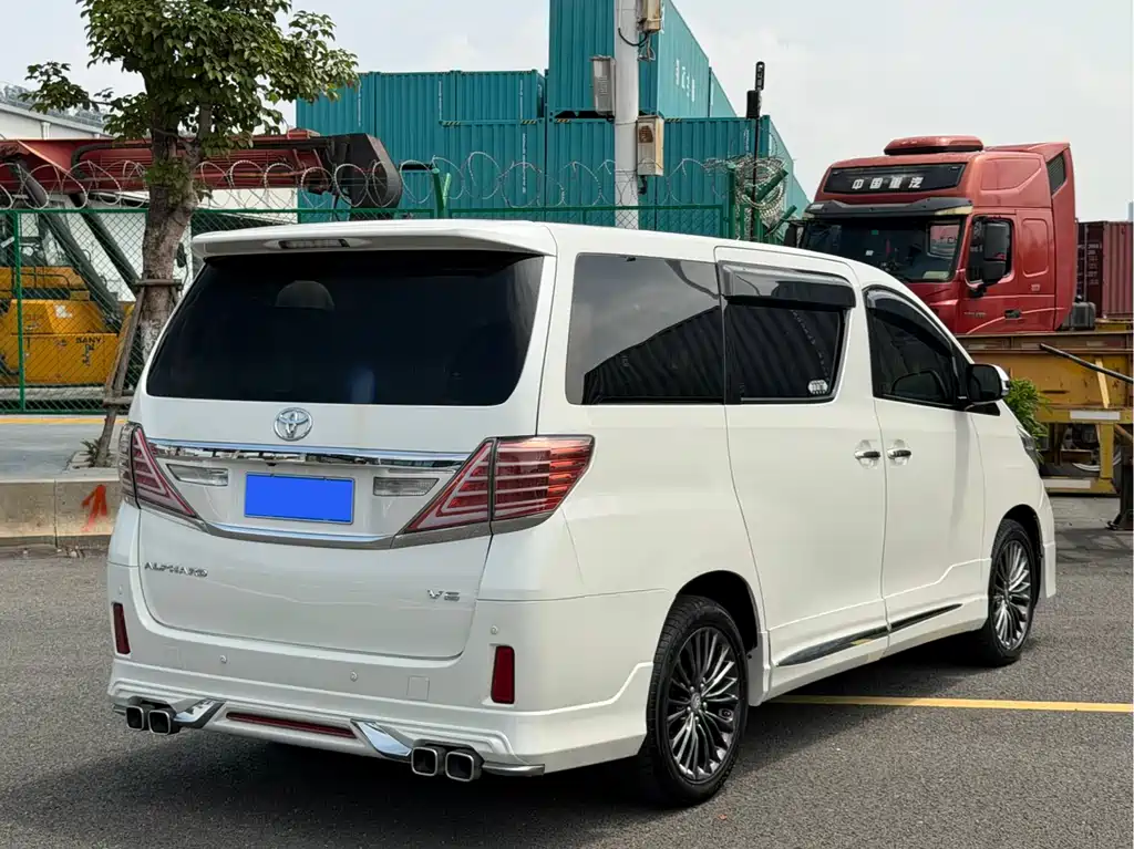 Alphard 3.5 L Luxury