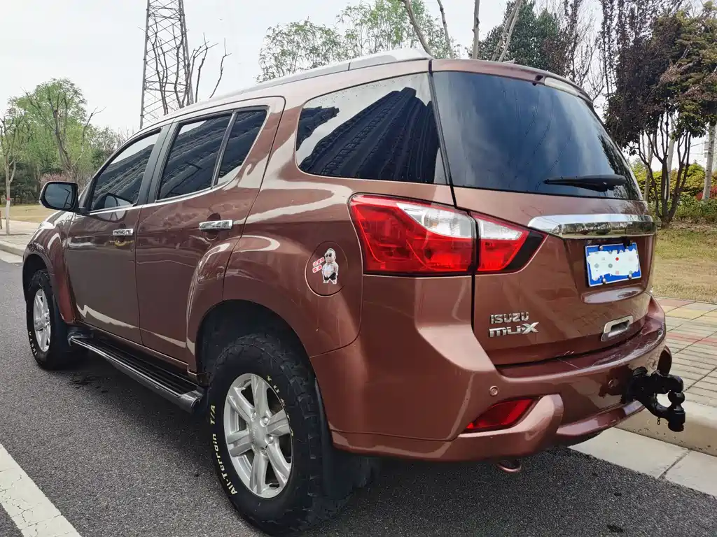 mu-X mu-X牧游侠 2015款 2.5 T 两驱自动畅游型 7座