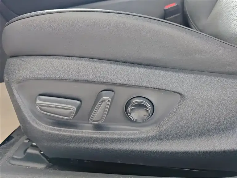 Toyota Avalon 2.0 L Luxury