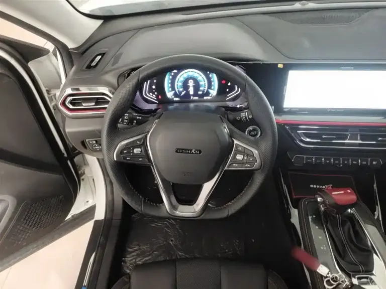 Changan Oshan X5 1.5 T DCT Distinguished