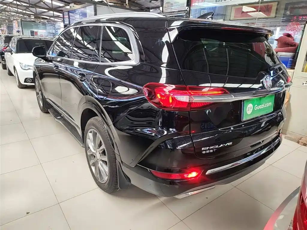 Enclave 652 T 2 WD Distinguished 7-seat