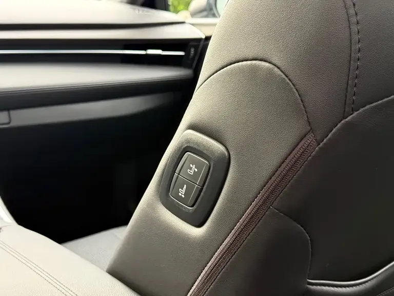 Toyota Avalon 2.0 L XLE Premium