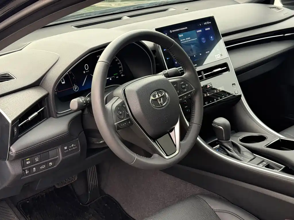 Avalon 2.0 L XLE Premium