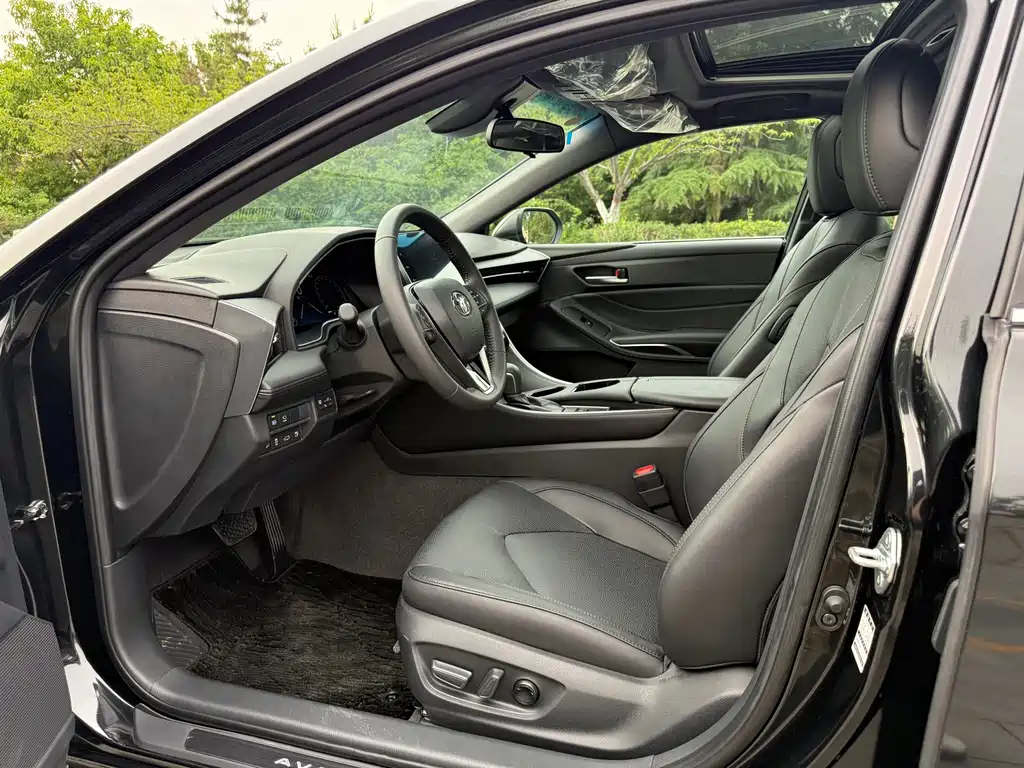 Avalon 2.0 L XLE Premium