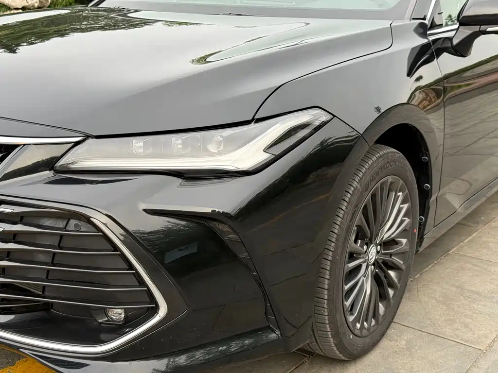 Avalon 2.0 L XLE Premium