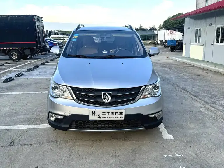 Baojun 730 1.5 L Manual Comfort 7-seat