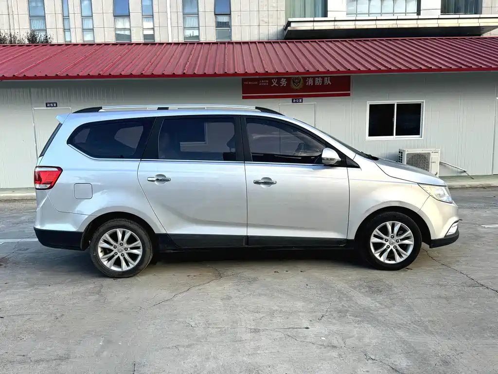 Baojun 730 1.5 L Manual Comfort 7-seat