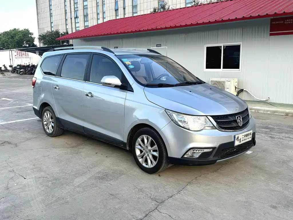 Baojun 730 1.5 L Manual Comfort 7-seat
