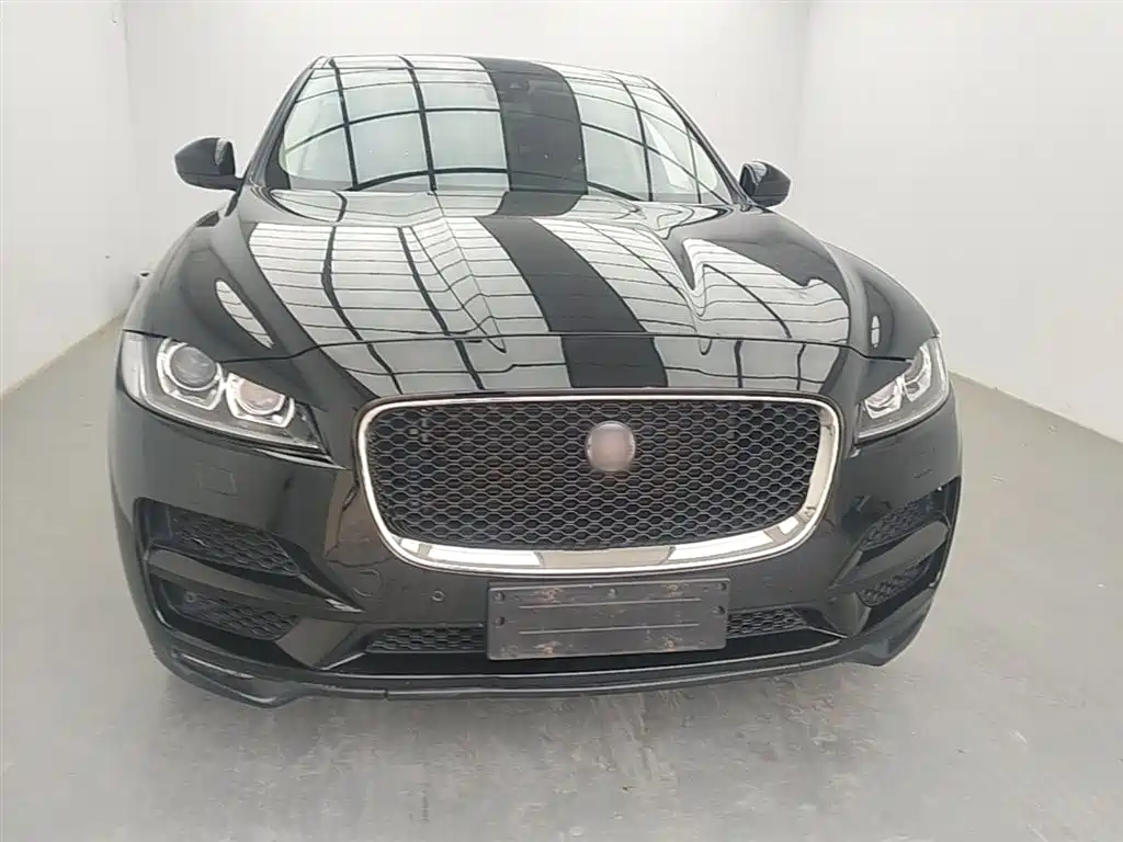 Jaguar F-PACE 2.0 T 4 WD Urban Premium