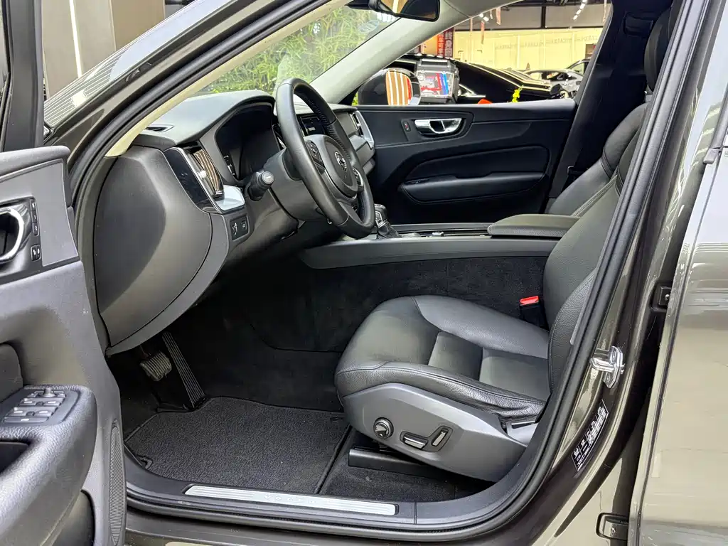 Volvo XC60 T5 4 WD Smart Ease