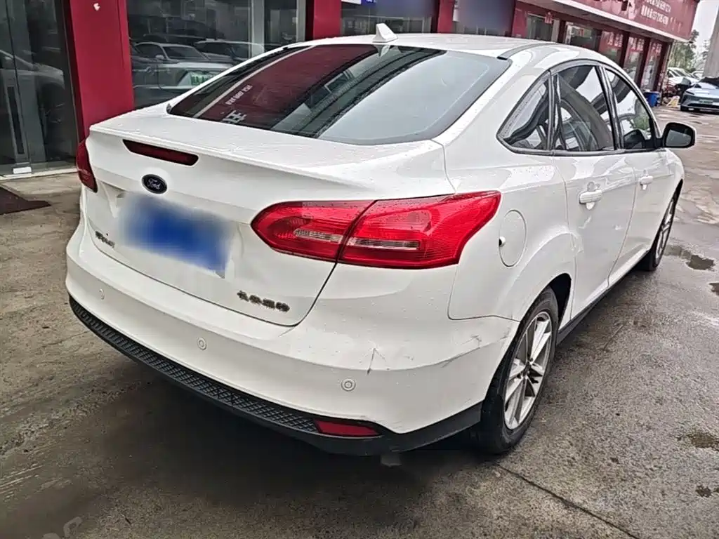 Focus Sedan 1.6 L Auto Style