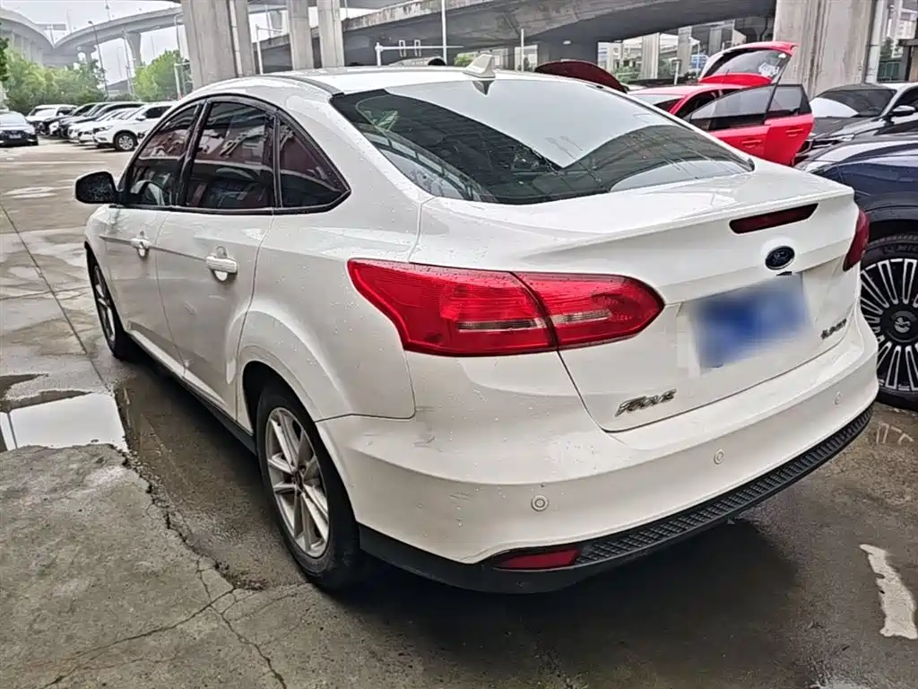 Focus Sedan 1.6 L Auto Style