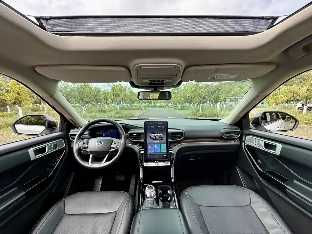 Explorer EcoBoost 285 4 WD Titanium 7-seat