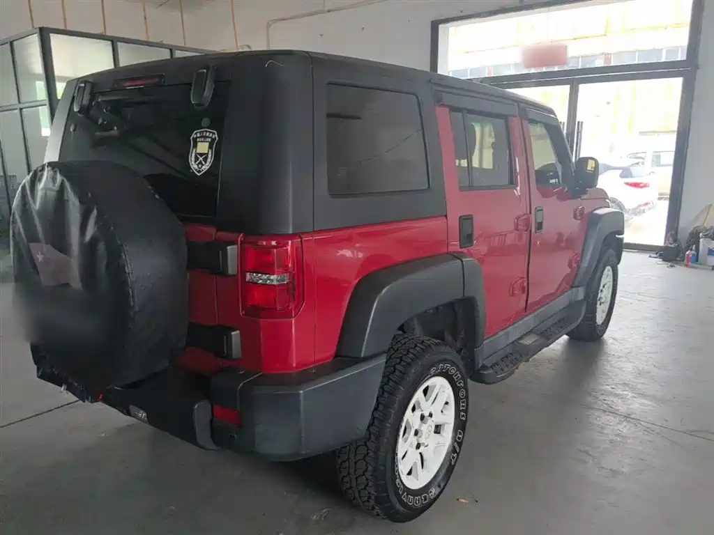 BAIC BJ40 40 L 2.0 T Manual 4 WD Distinguished
