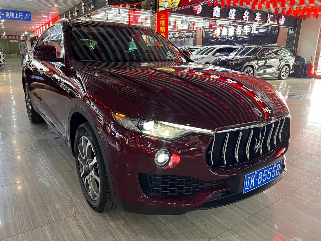 Levante 3.0 T Standard