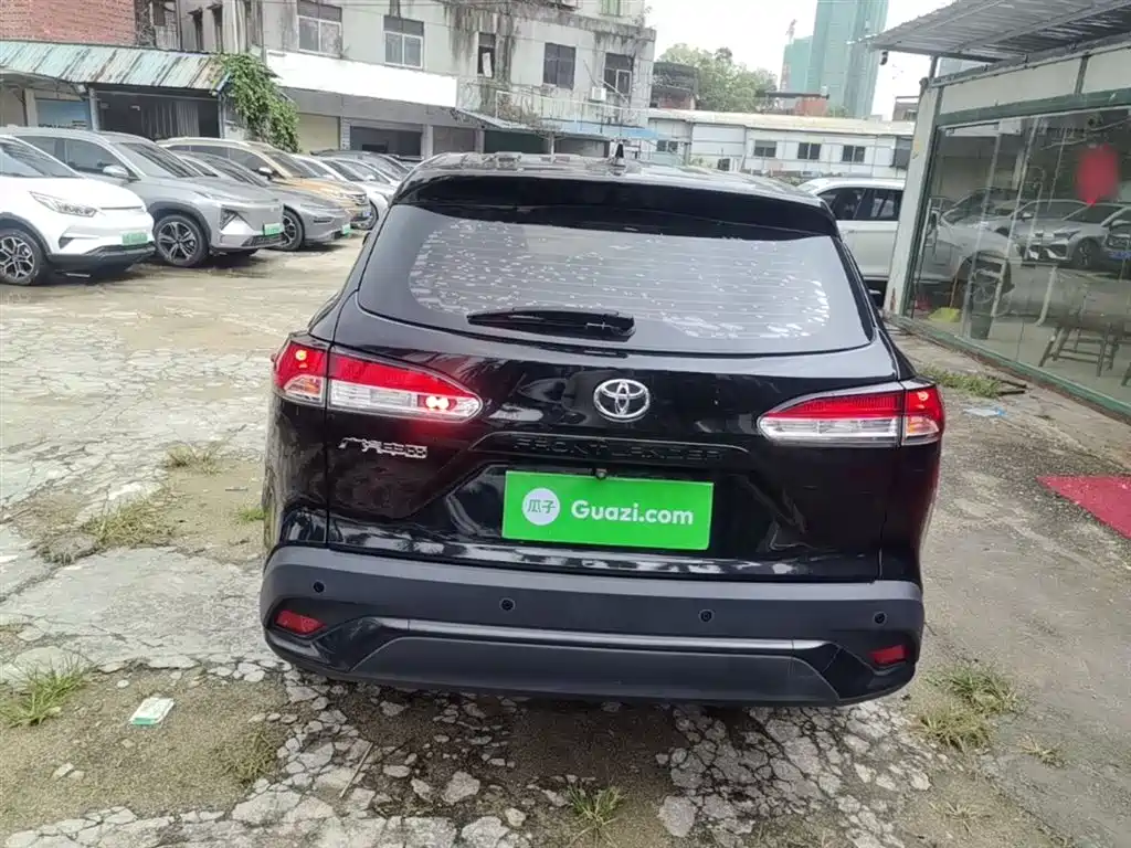 Frontlander 2.0 L CVT Leading