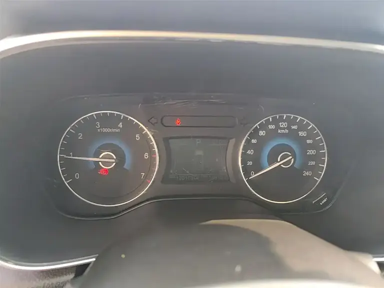 Dongfeng Fengguang 580 风光580 2018款 1.5 T CVT智尚型
