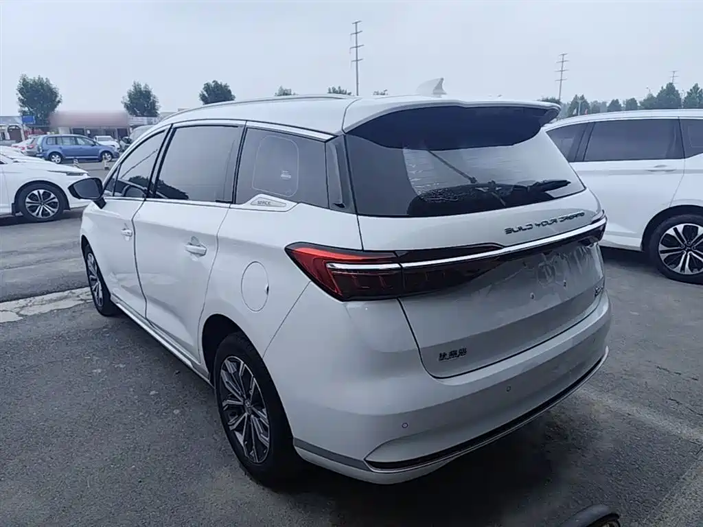 Song MAX Upgraded 1.5 T Auto Distinguished 7-seat