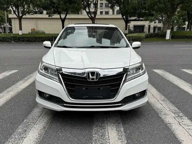 Honda Crider 1.8 L CVT Luxury