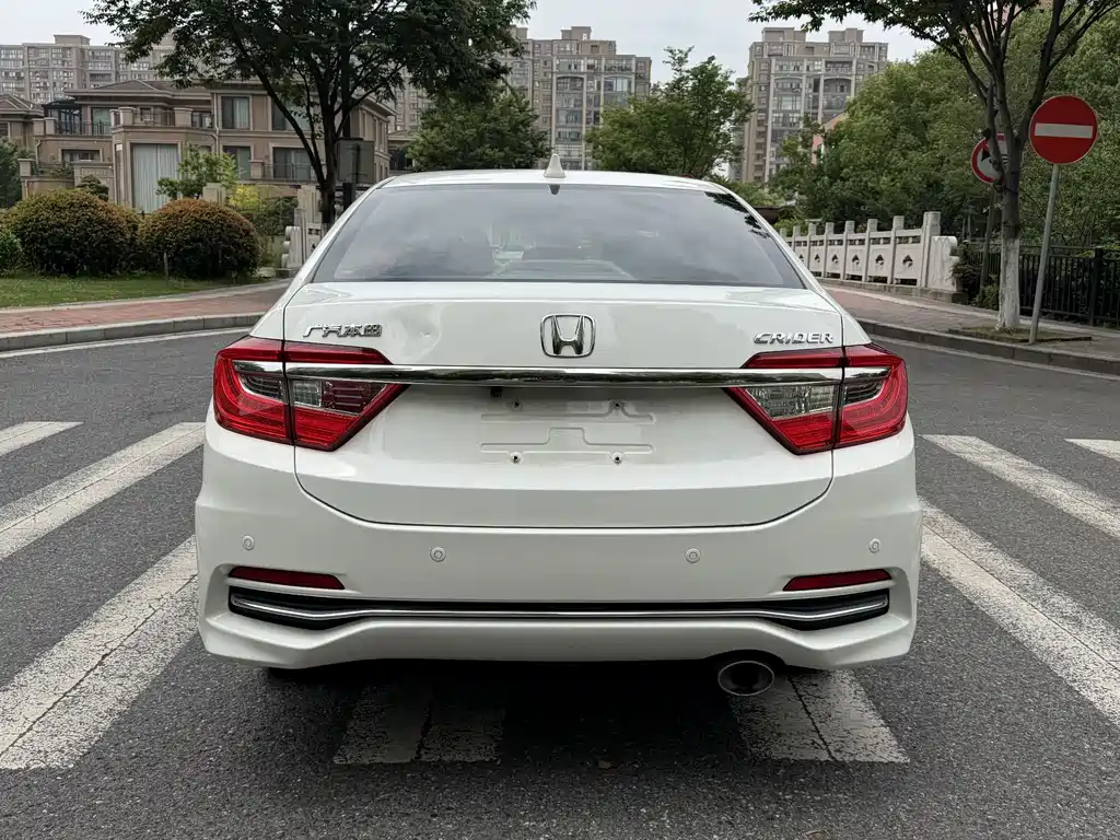 Crider 1.8 L CVT Luxury