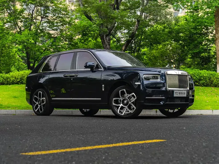 Rolls-Royce Cullinan 4-seat