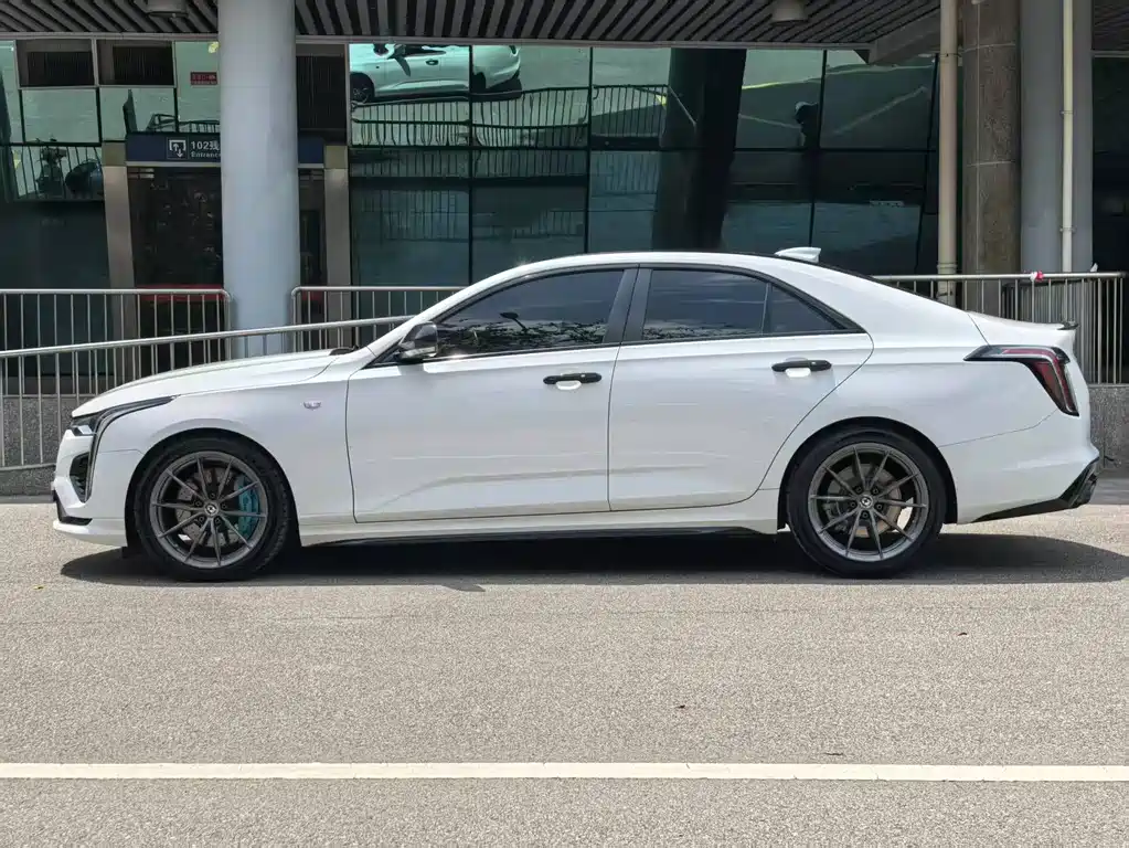 Cadillac CT4 28 T Elite