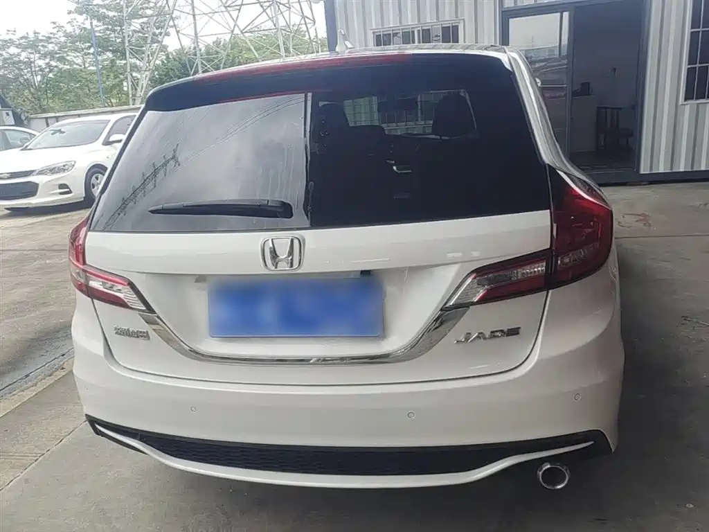 Jade 1.8 L Auto Comfort 5-seat
