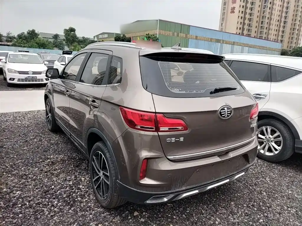 Besturn X40 1.6 L Auto Luxury