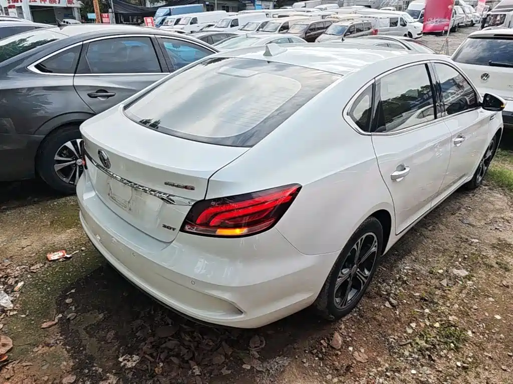 MG6 20 T Auto Premium Internet CN-VI