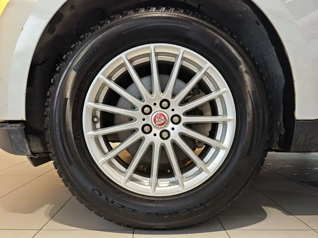 Jaguar F-PACE 2.0 T 4 WD Urban Premium
