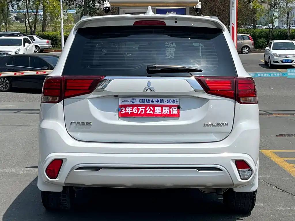 Outlander Facelift 2.0 L 2 WD Smooth Enjoyment 5-seat