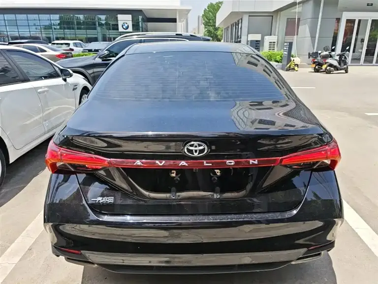 Toyota Avalon 2.0 L Progressive CN-VI