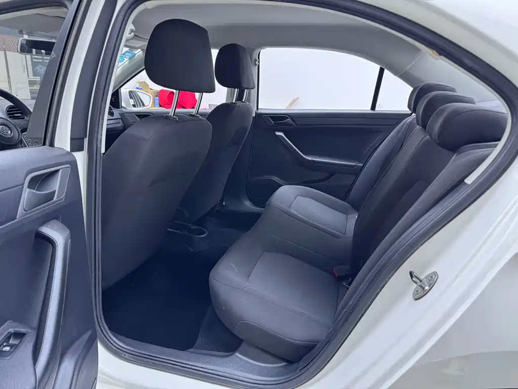 Jetta 1.6 L Manual Fashion