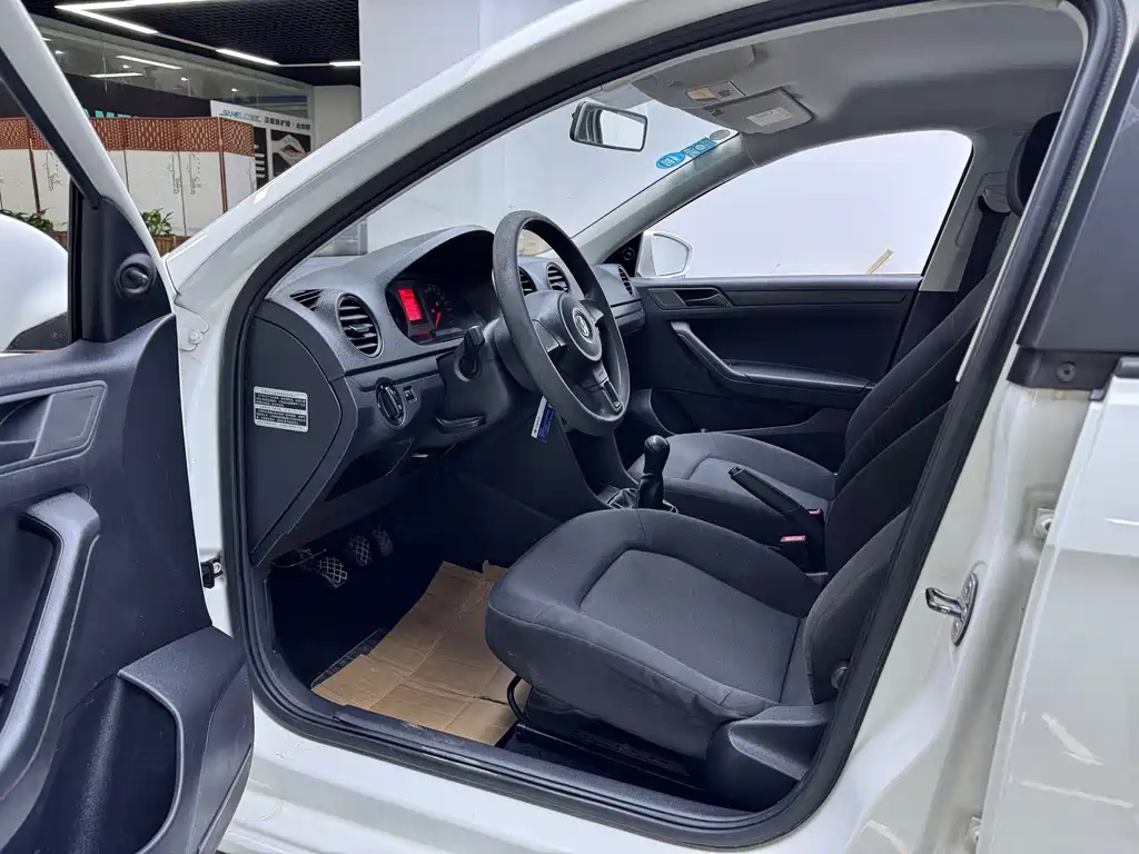 Jetta 1.6 L Manual Fashion