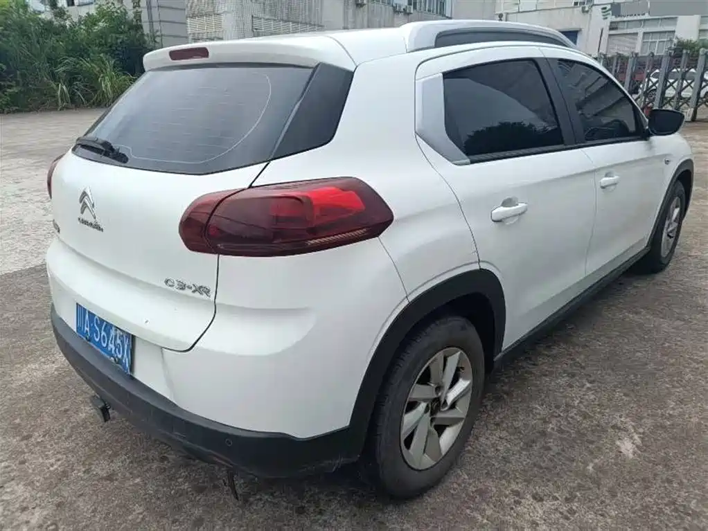 Citroën C3-XR 雪铁龙C3-XR 2018款 改款 1.6 L 手动时尚型