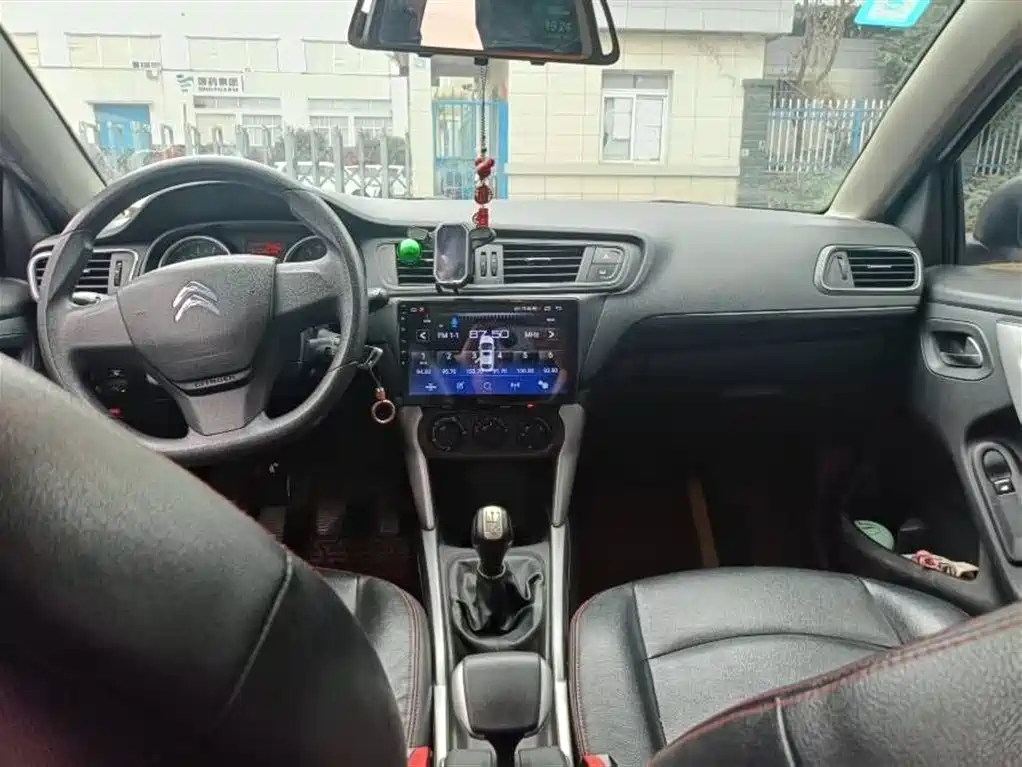 Citroën C3-XR 雪铁龙C3-XR 2018款 改款 1.6 L 手动时尚型
