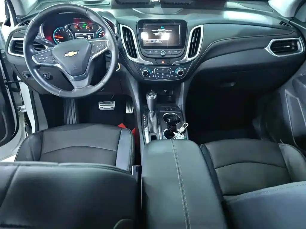 Equinox 探界者 2018款 RS 550 T 自动四驱捍界版