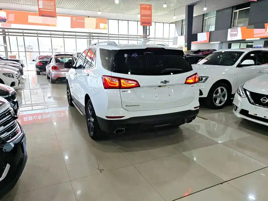 Equinox 探界者 2018款 RS 550 T 自动四驱捍界版