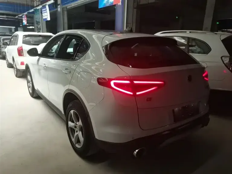 Alfa Romeo Stelvio 2.0 T 200 HP Elite