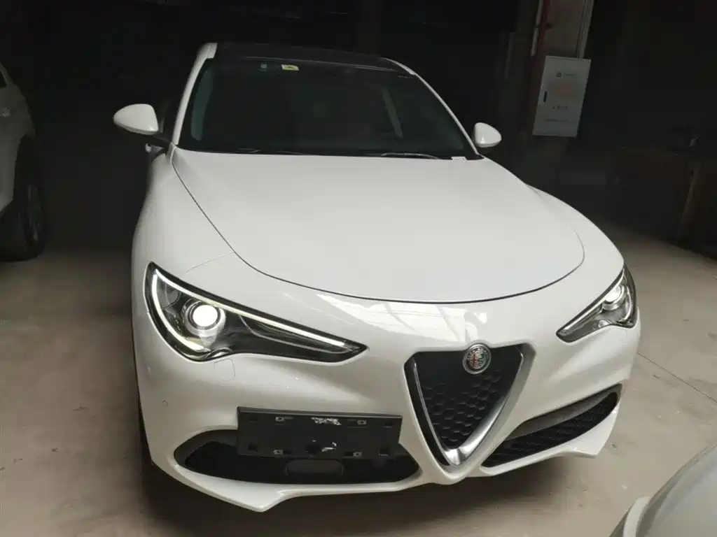 Stelvio 2.0 T 200 HP Elite
