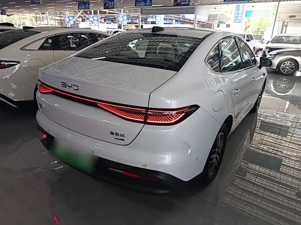 Seal 05 DM-i DM-i Smart Drive 120 KM Flagship