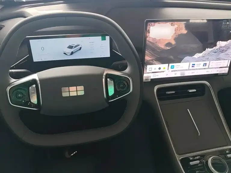 Geely Galaxy L6 EM-i 140 km Explorer +