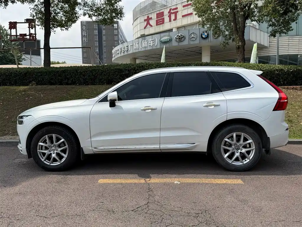 Volvo XC60 T5 4 WD Smart Ease Luxury