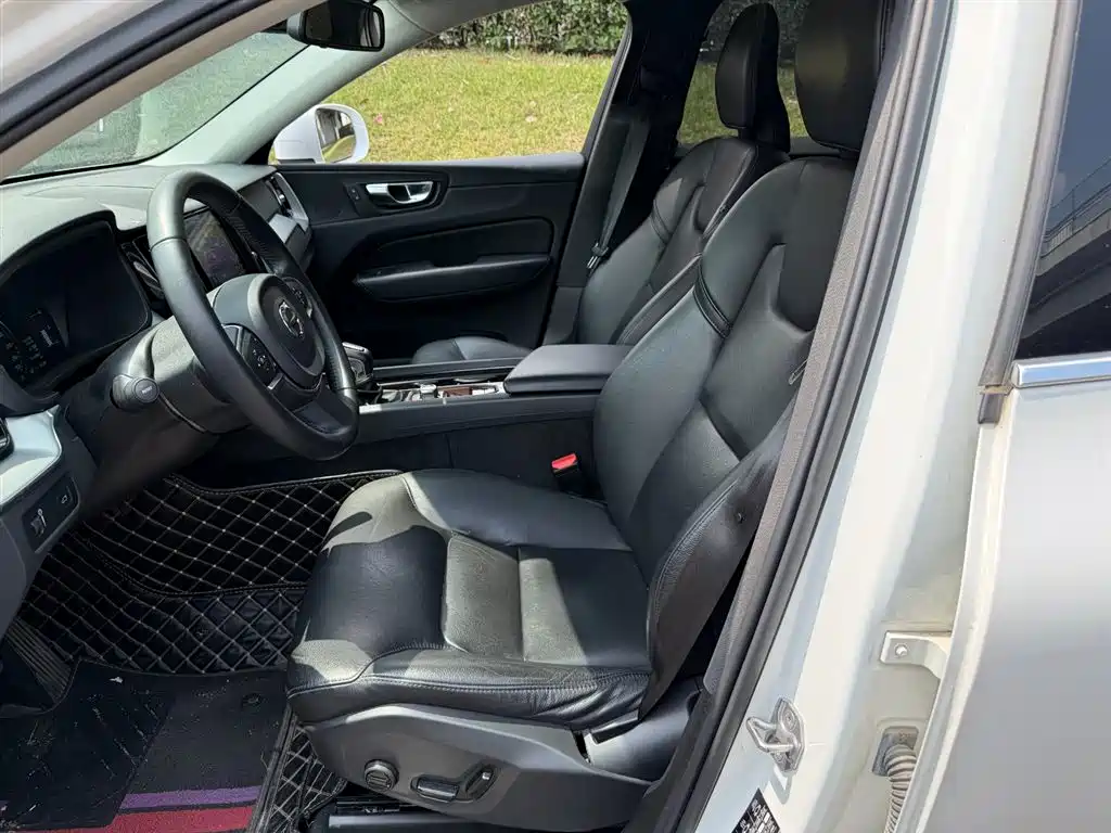 Volvo XC60 T5 4 WD Smart Ease Luxury