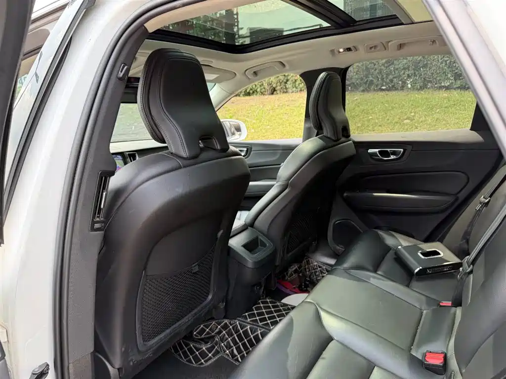 Volvo XC60 T5 4 WD Smart Ease Luxury