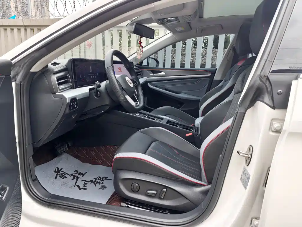Lamando Lamando L 280 TSI DSG Spicy Cool