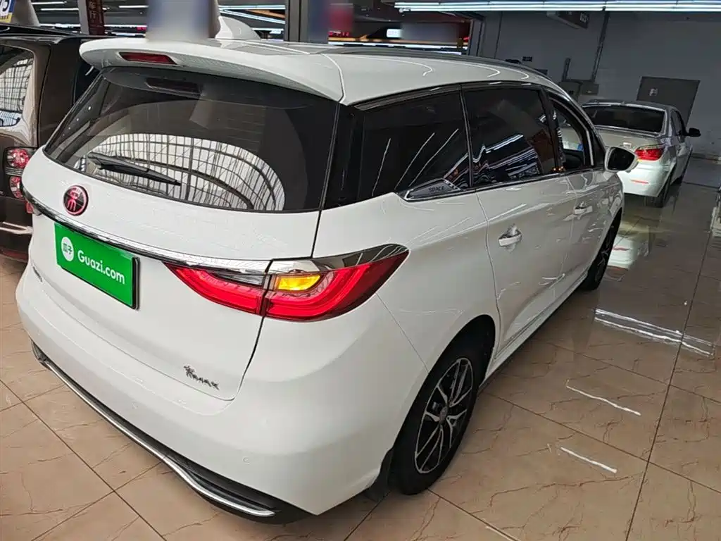 Song MAX 1.5 T Auto Connected Elite 7-seat