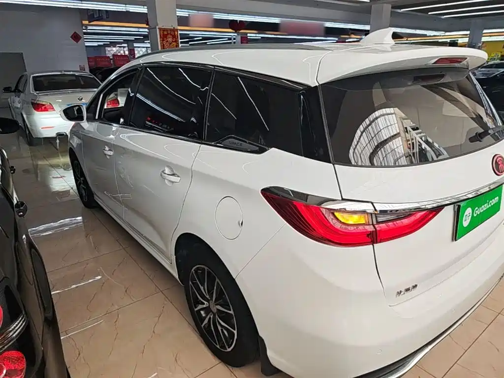 Song MAX 1.5 T Auto Connected Elite 7-seat