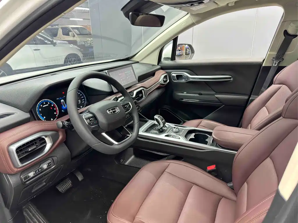 Haoyue 1.8 TD DCT Luxury 7-seat